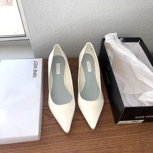 Never worn - Nine West ivory kitten heel